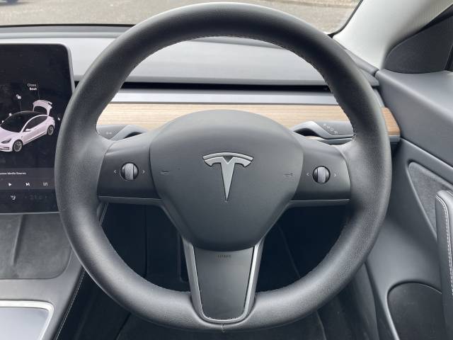 2020 Tesla Model 3 Standard Range Plus Auto 4dr