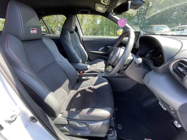 2023 Toyota Yaris Cross GR Sport 1.5 Hybrid CVT Auto 5dr