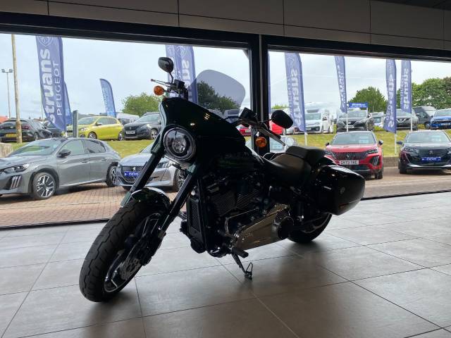 Harley-Davidson Softail Sport Glide FLSB SPORT GLIDE 1745 22 Tourer Petrol Black