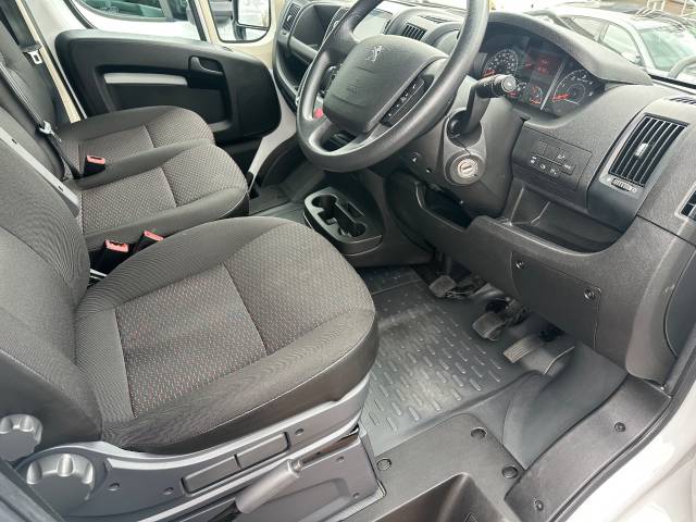 2023 Peugeot Boxer 335 L3H2 Professional Premium+ 2.2 BlueHDi [140ps]