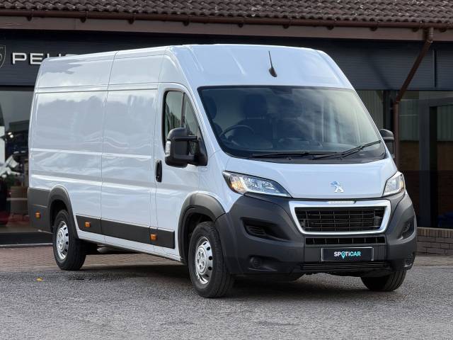 Peugeot Boxer 435 L4 H2 Proffesional Premium+ 2.2 BlueHDi [140] Van Diesel Ice White