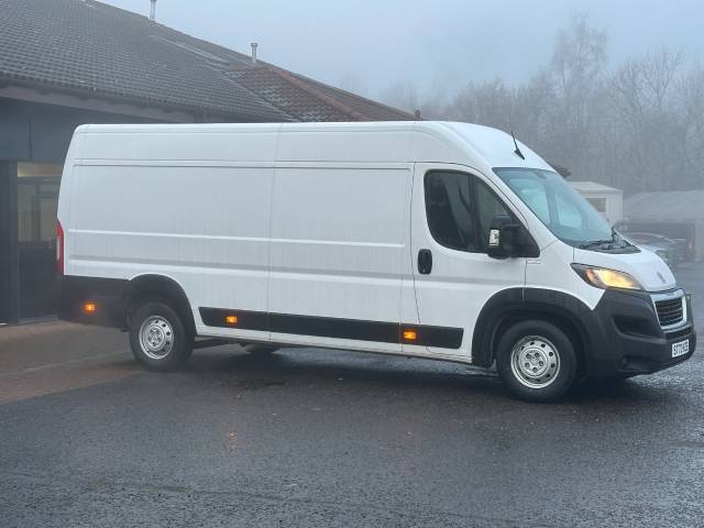 2023 Peugeot Boxer 435 L4 H2 Professional Premium+ 2.2 BlueHDi [140]