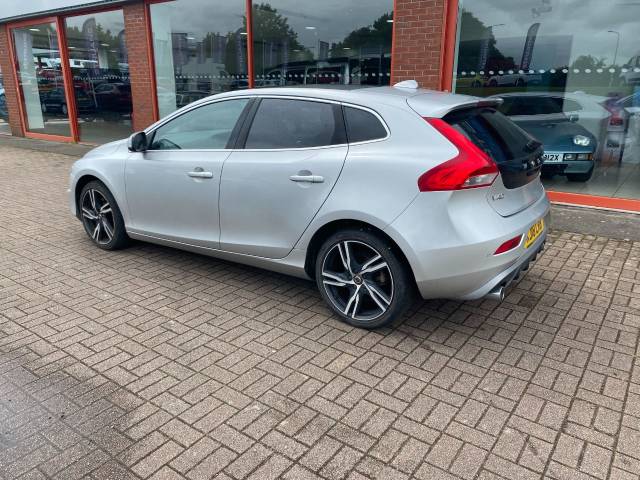 2018 Volvo V40 2.0 R-Design Pro D3 [150] 5dr