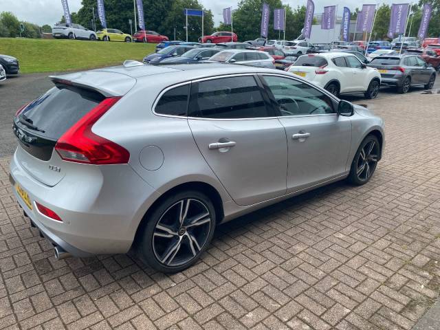 2018 Volvo V40 2.0 R-Design Pro D3 [150] 5dr