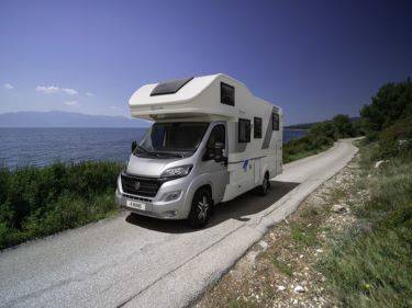Motorhome Rental with Struans