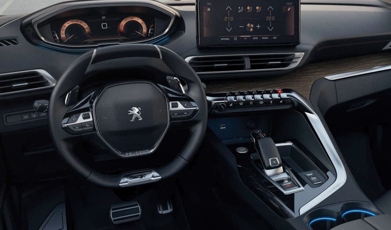 Explore the Peugeot 5008 Interior